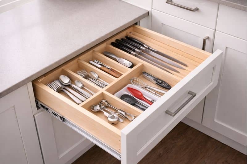 organizador ajustable para cajón de cubiertos