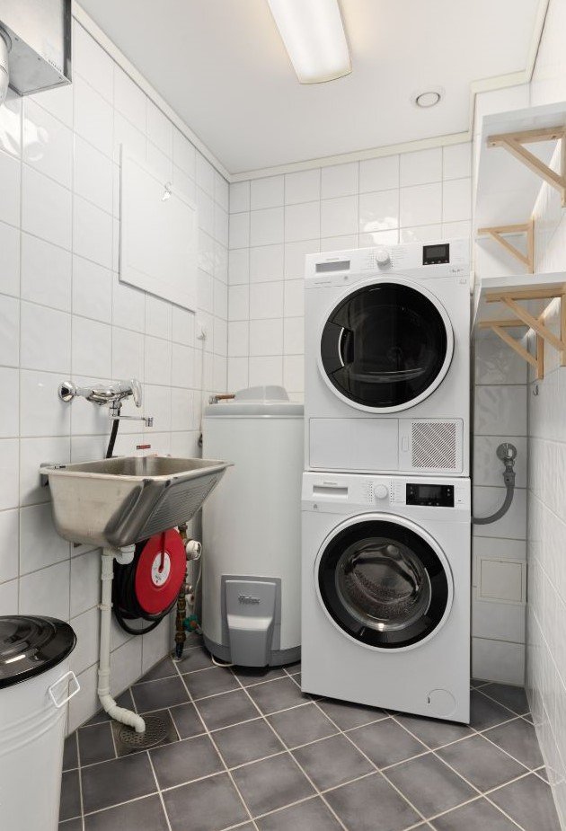 Lavandería organizada y funcional para el día a día